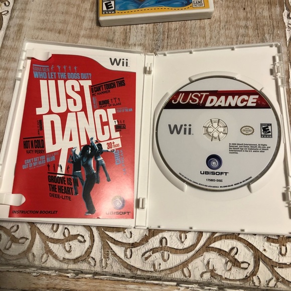 Wii Video game bundle pack - Picture 2 of 3
